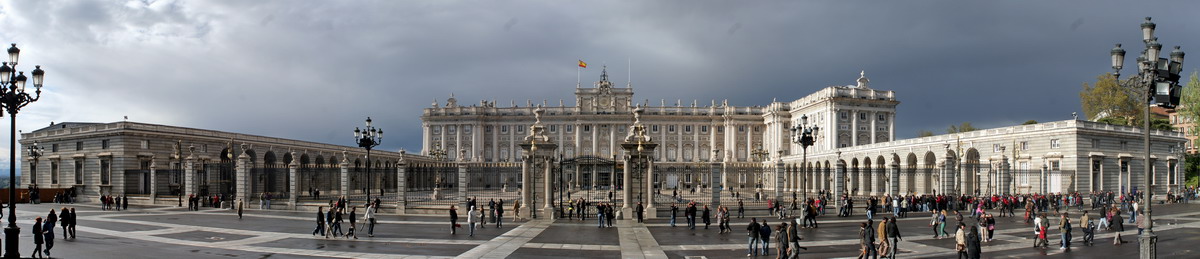 palazzo reale madrid small